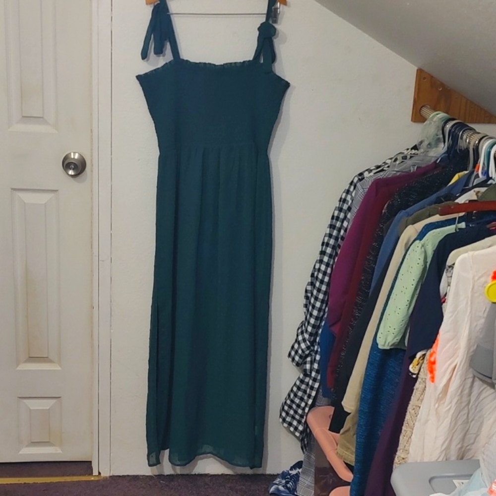Green Stretch Fit Maxi Dress with Adjustable Straps